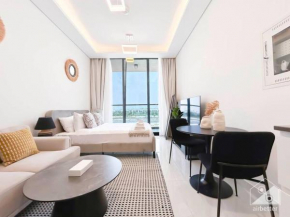 Luxurious Studio & Balcony at Samana Golf Avenue